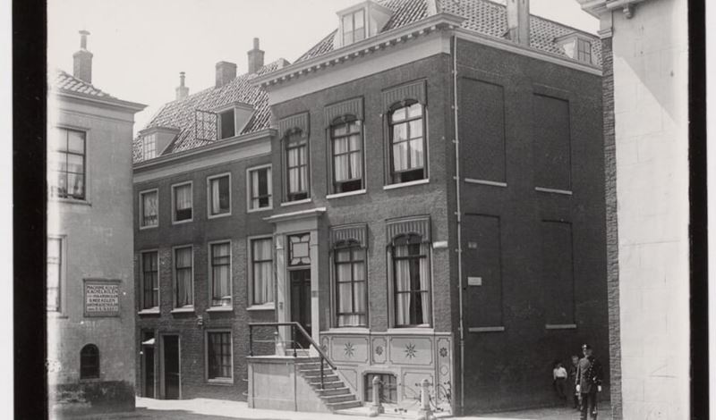 Woelige baren, veilige haven. 100 jaar museum in Vlaardingen