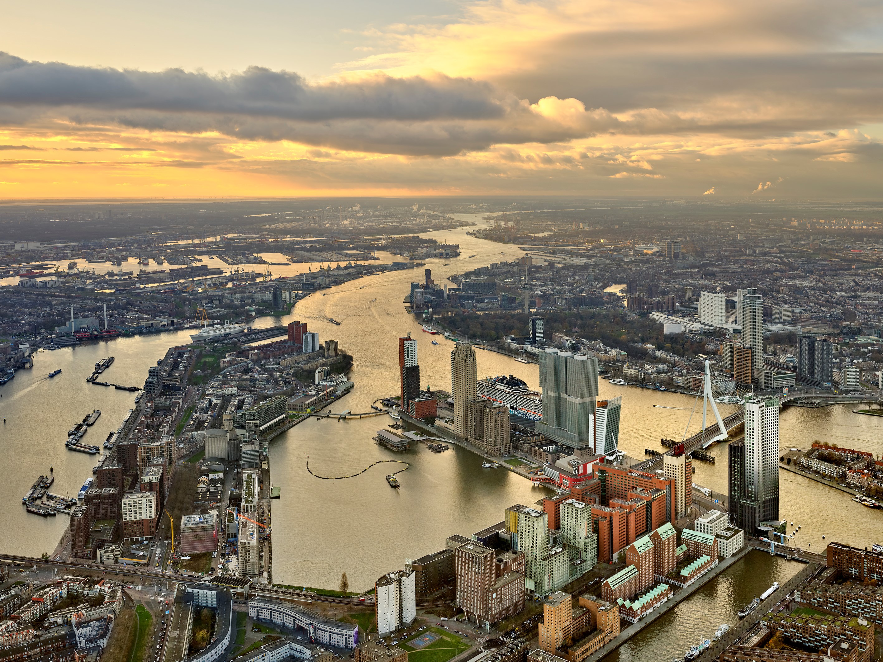 Rijnmondiaal #2. Beeldene poëzie uit de regio Rijnmond