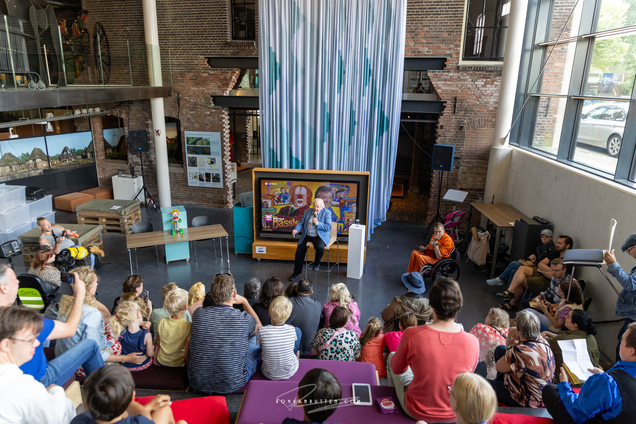 Adriaan komt naar het museum